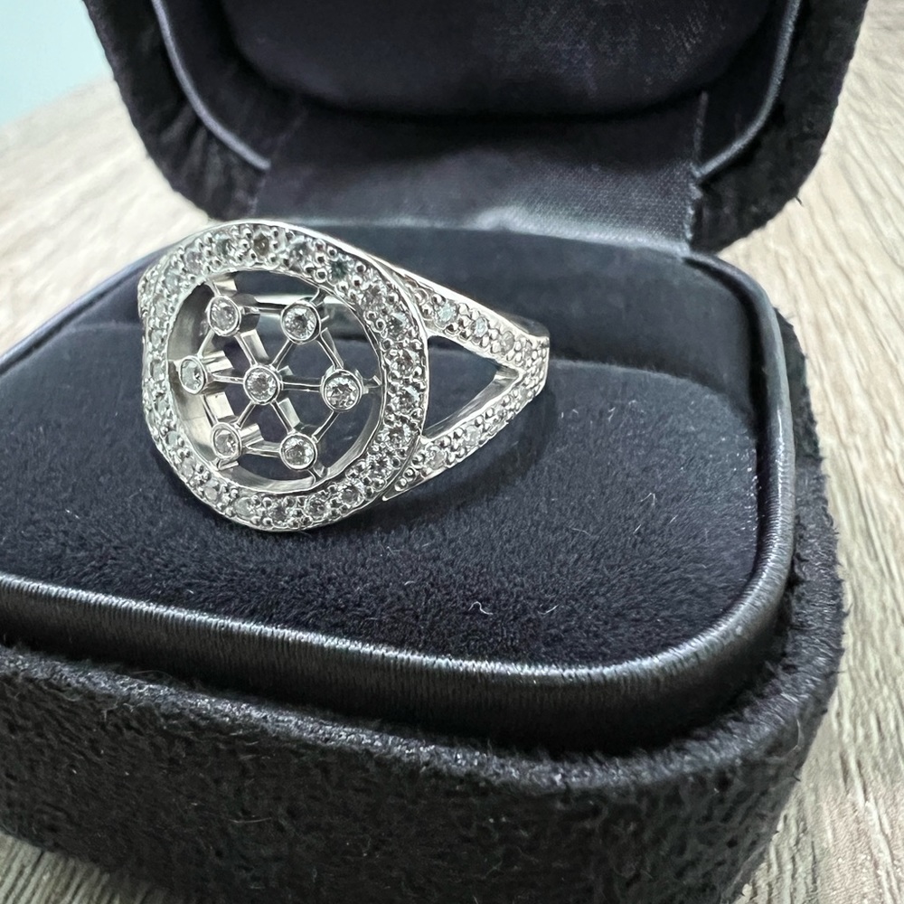 Tiffany & Co. voile platinum and diamond‎ ring - Picture 4 of 15